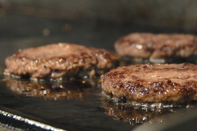 つなぎゼロ100%ビーフパティ